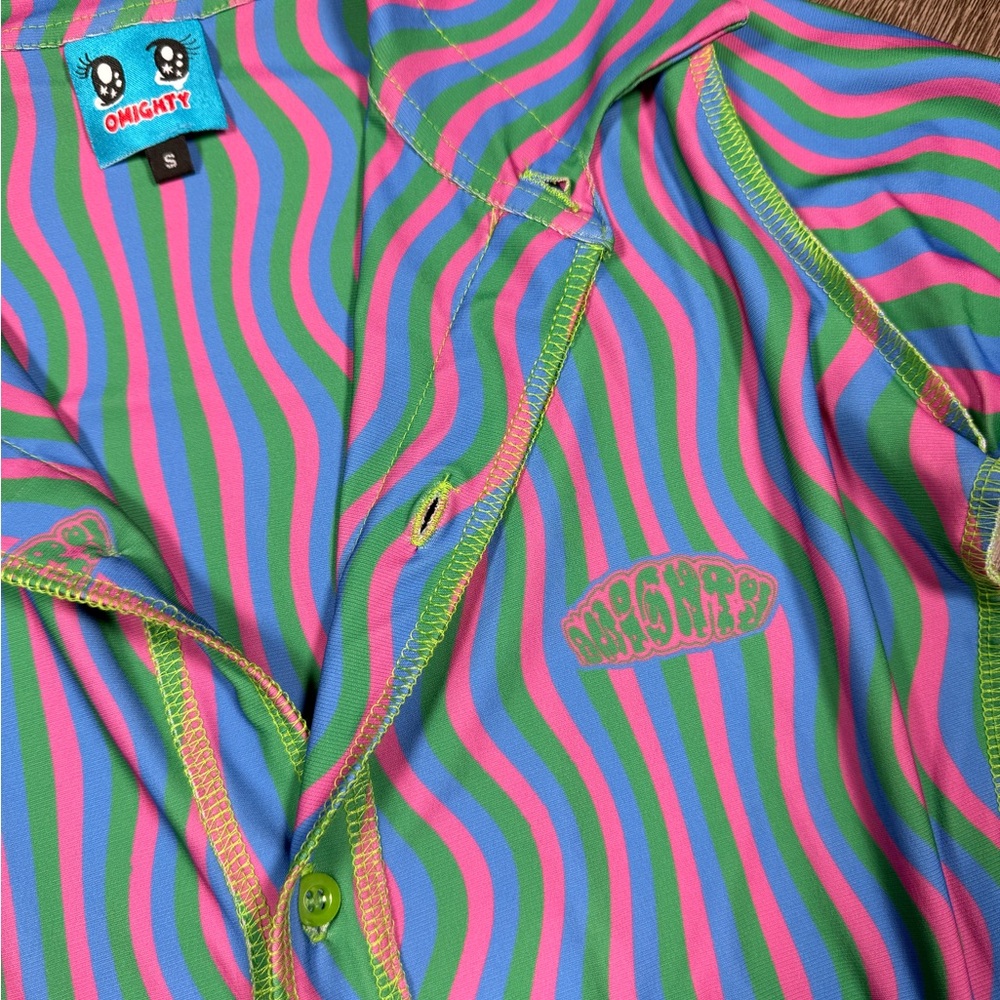 Omighty Colorful Wavy Pattern Button-Up Shirt - image 2